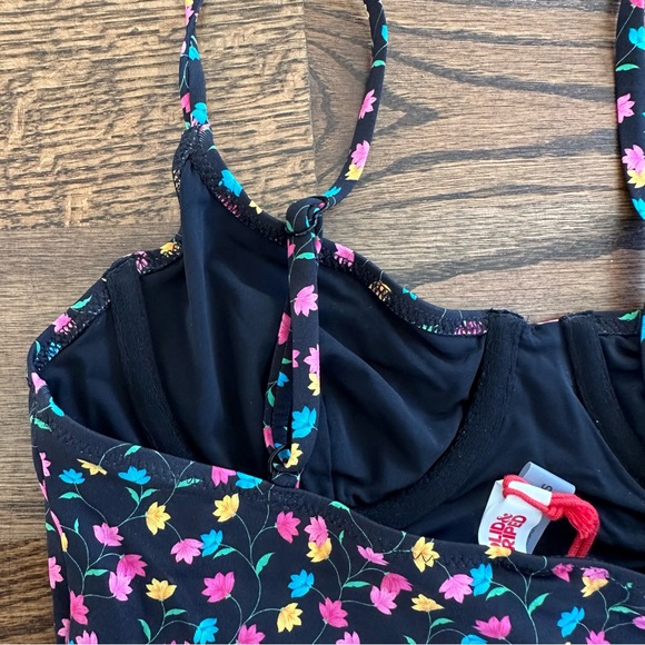 Solid & Striped Taylor One-Piece Swimsuit in Multi Floral Vines, NWT - Picture 10 of 16